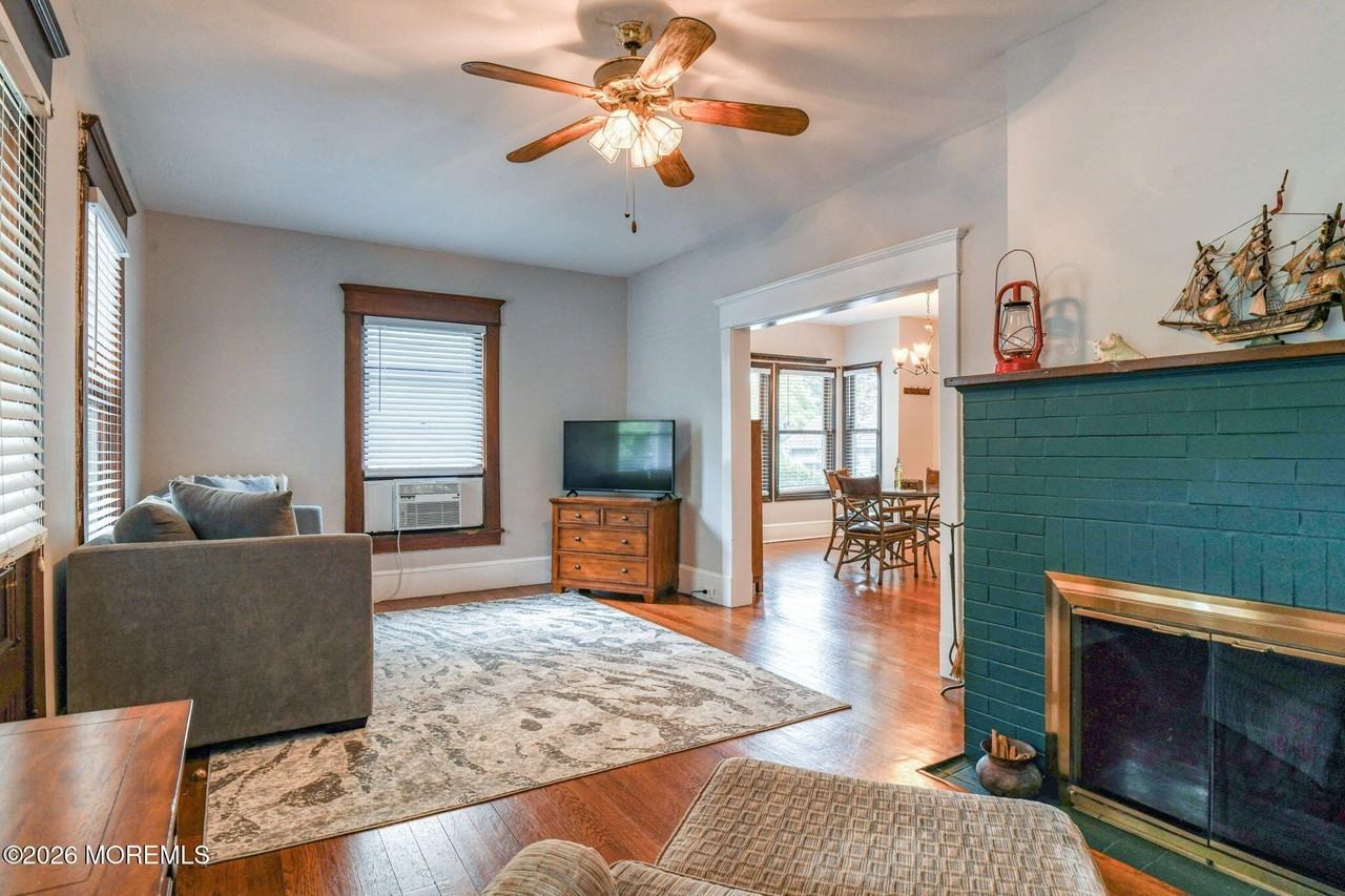 1205 Sunset Ave #1 - Photo 4 of 29