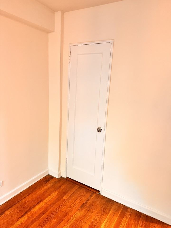 140-35 Burden Crescent #401 - Photo 6 of 13
