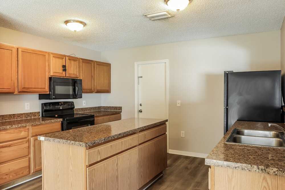 5633 English Oak Dr S - Photo 7 of 17