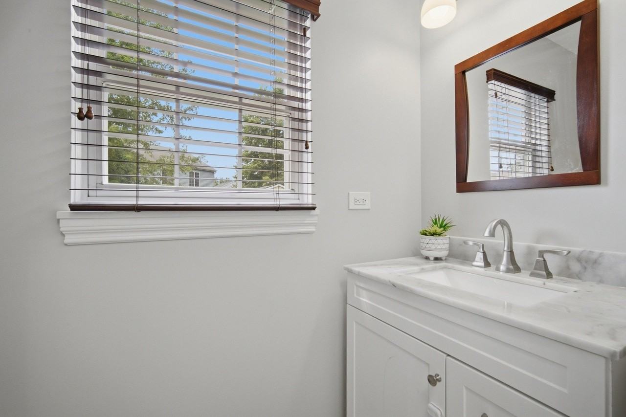 843 Newbury Ct - Photo 7 of 16