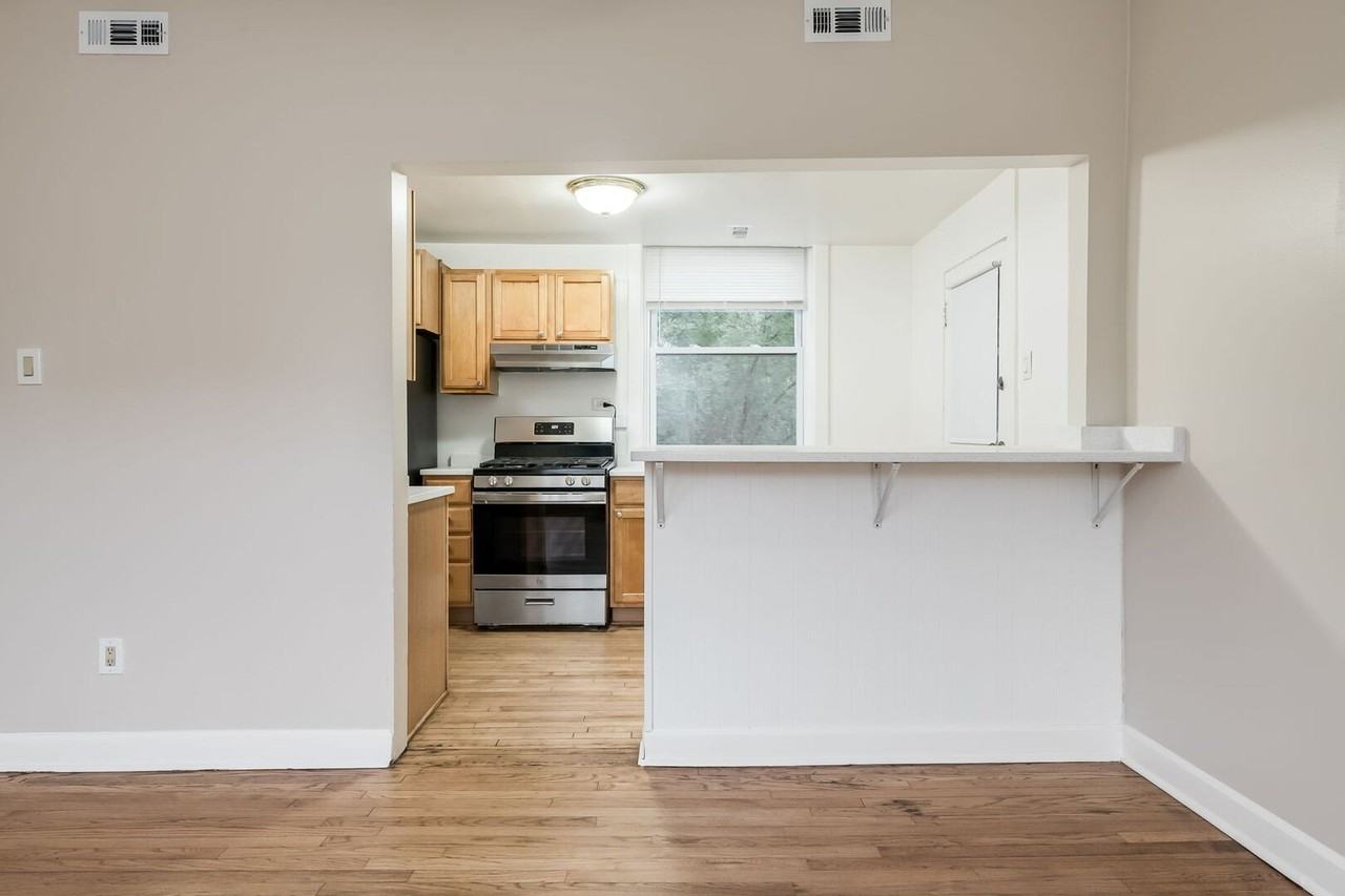 3722 W Altgeld St #1E - Photo 7 of 22
