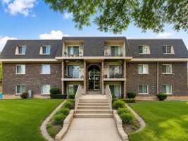 featured image of 870 Winesap Ct #301