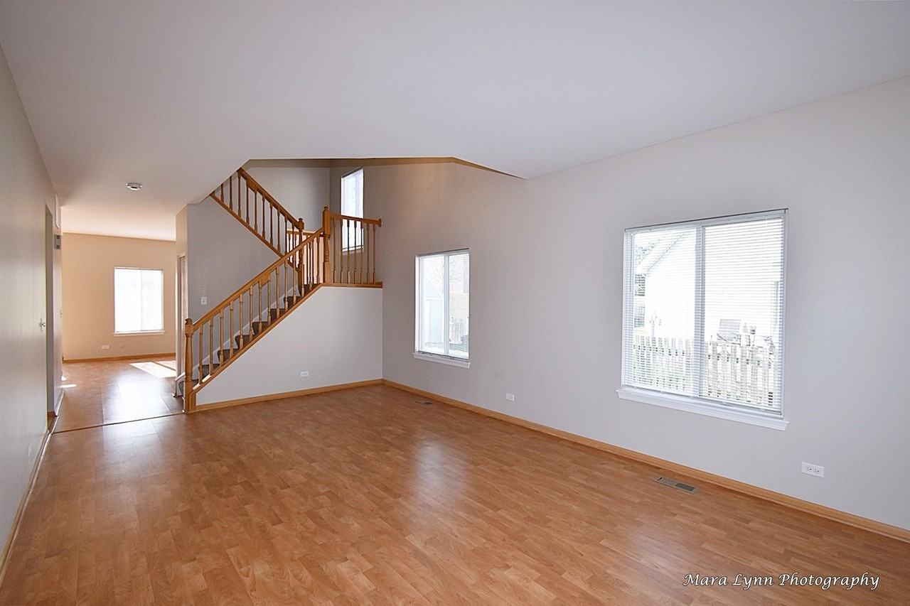 2824 Wheatland Ct - Photo 2 of 26