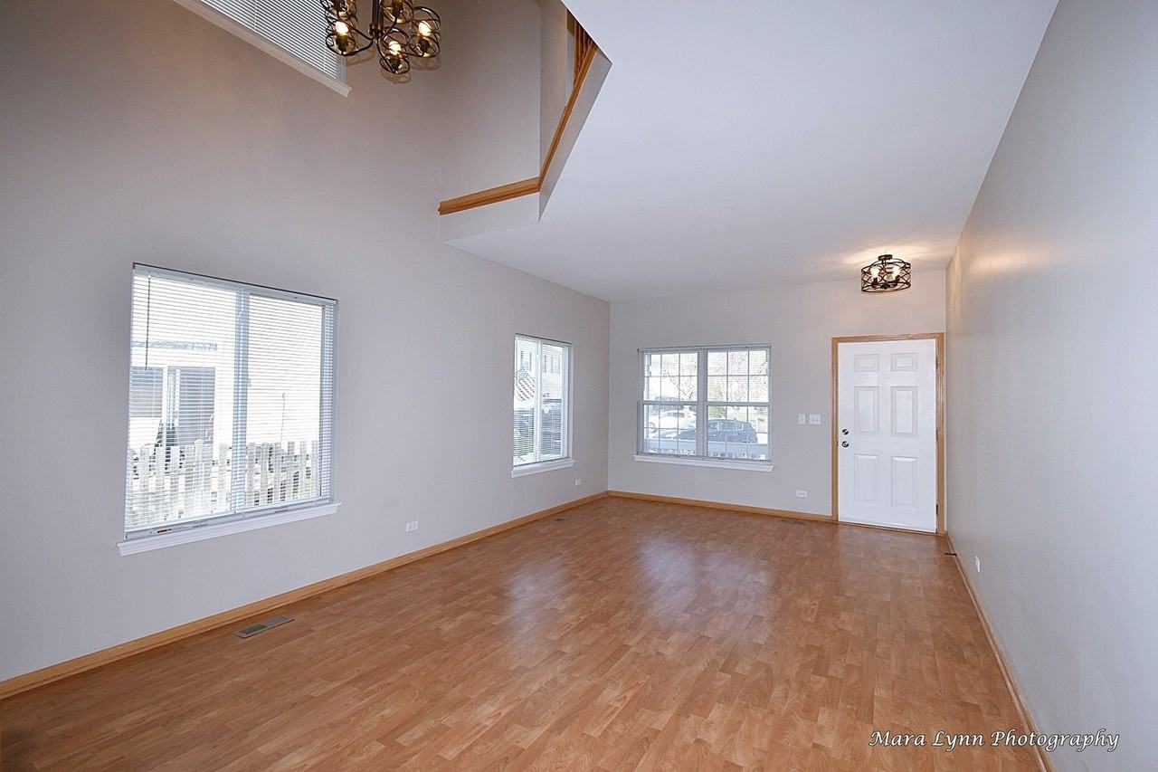2824 Wheatland Ct - Photo 3 of 26