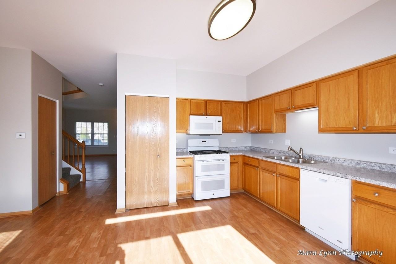 2824 Wheatland Ct - Photo 4 of 26
