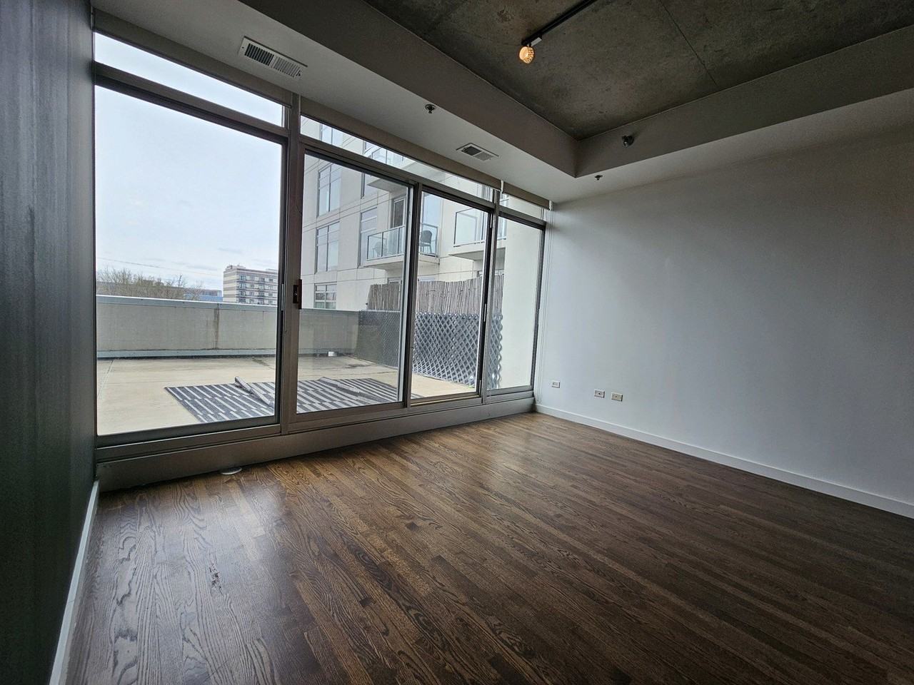 1620 S Michigan Ave #322 - Photo 7 of 18