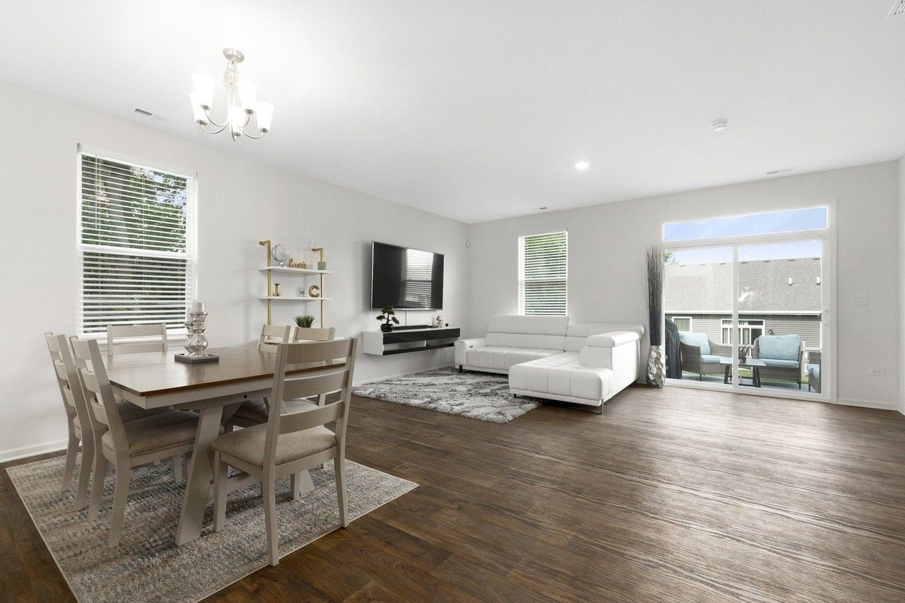 216 Sussex Ct - Photo 5 of 16