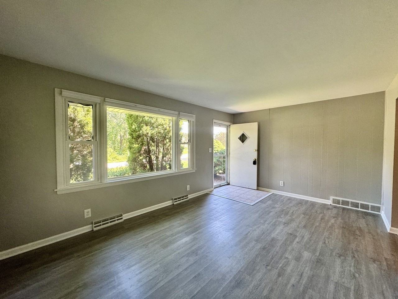 305 N Brookshore Dr - Photo 7 of 15