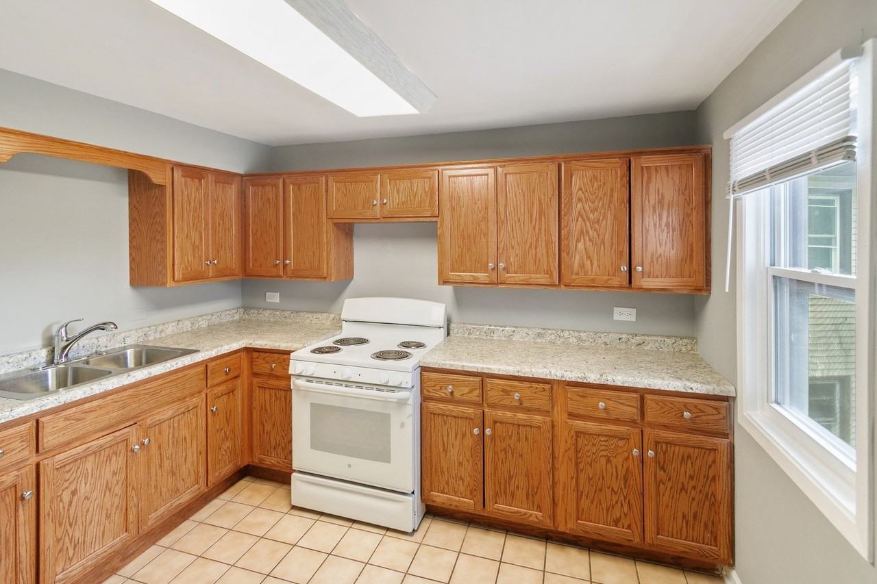 621 Oneida St #2 - Photo 2 of 20