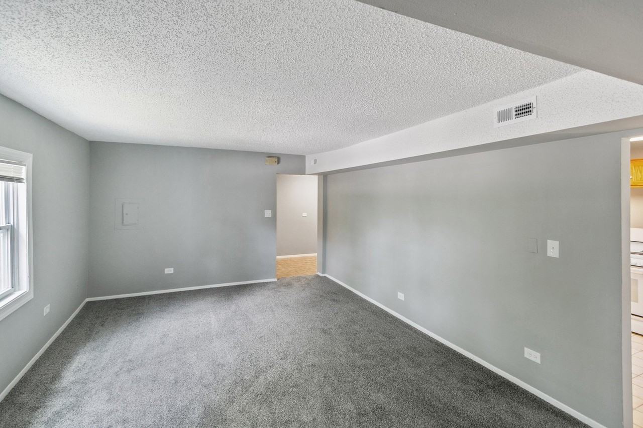621 Oneida St #2 - Photo 5 of 20
