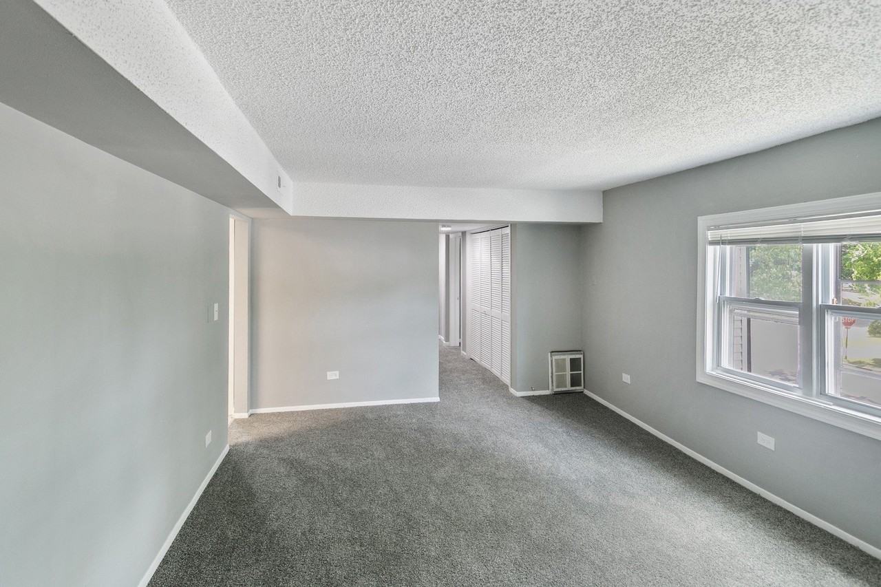 621 Oneida St #2 - Photo 6 of 20