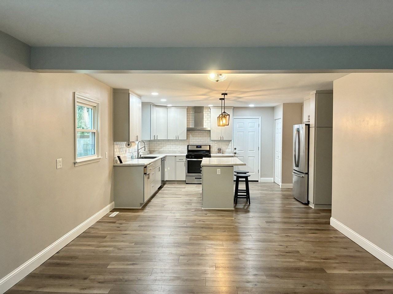1810 Rebecca Dr - Photo 4 of 11