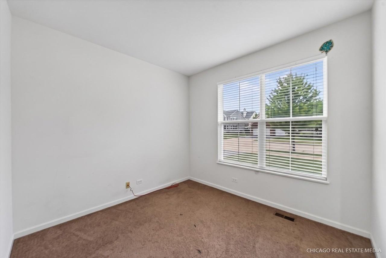12259 Garlieb Dr - Photo 6 of 34