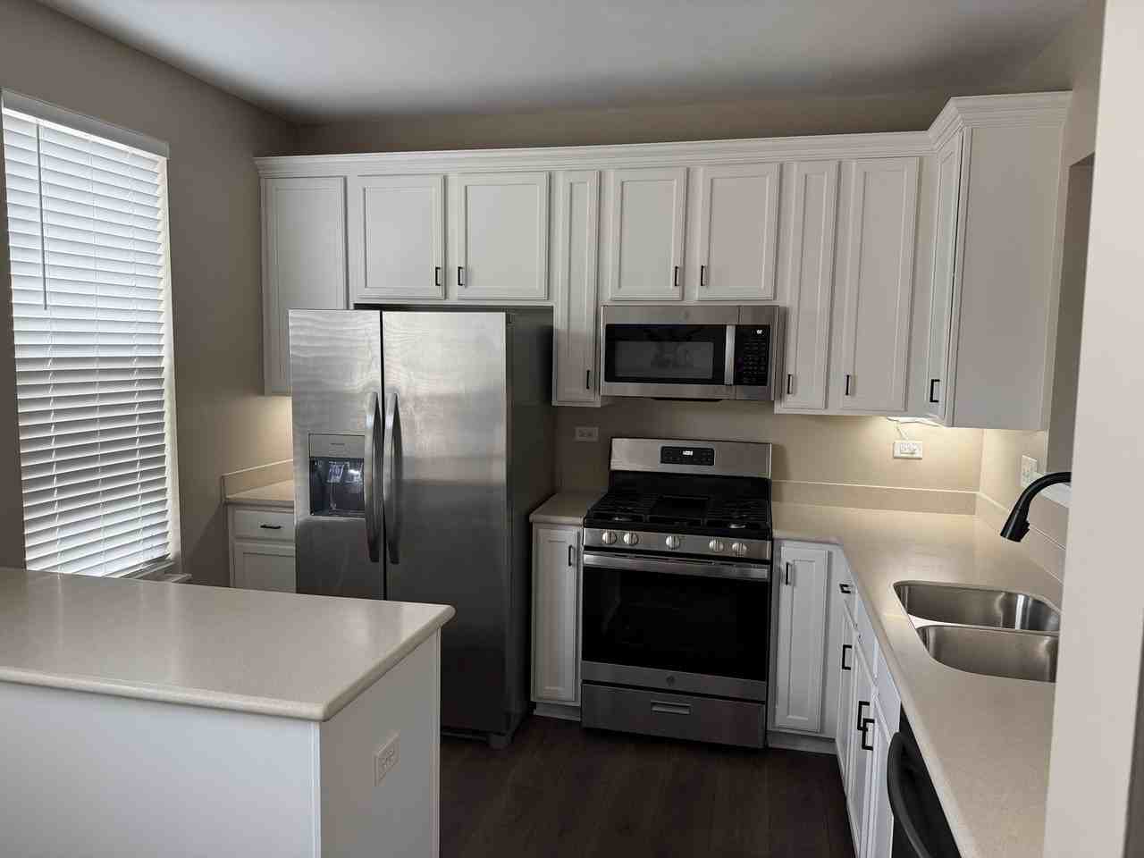 3401 Kentshire Cir - Photo 4 of 18