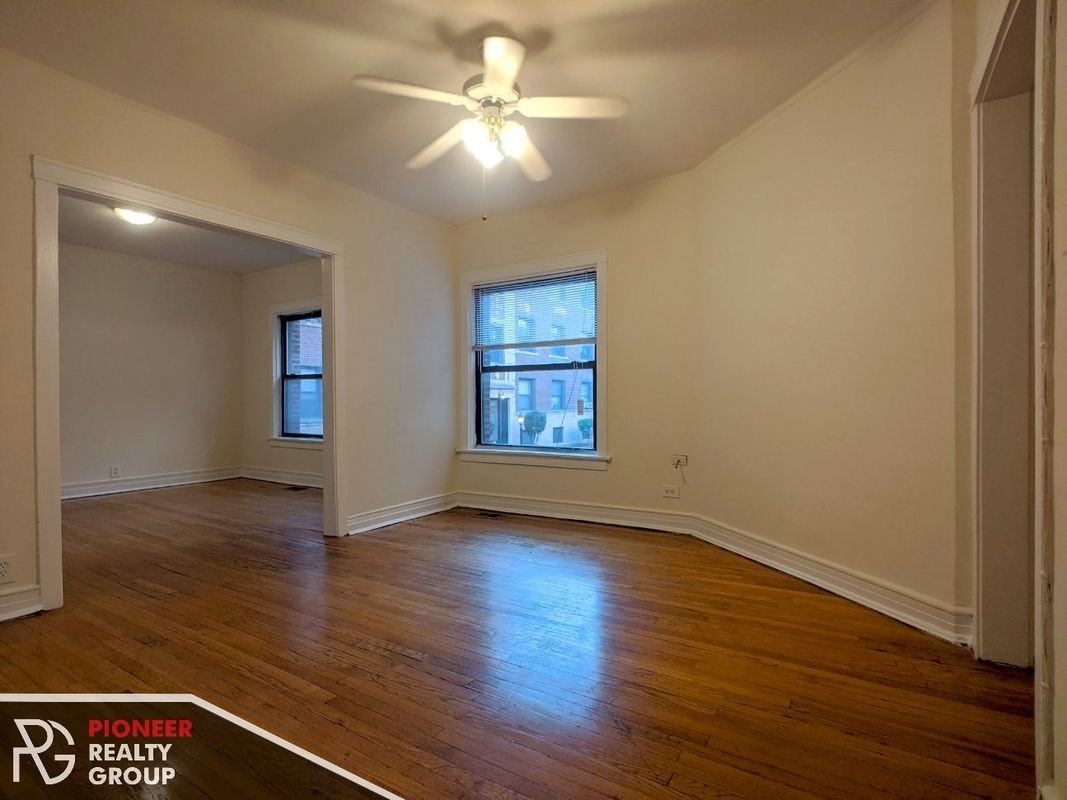 813 W Waveland Ave