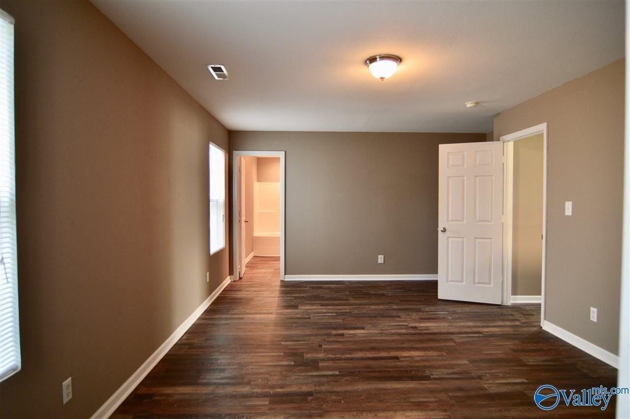 303 Counter Point Dr - Photo 4 of 9