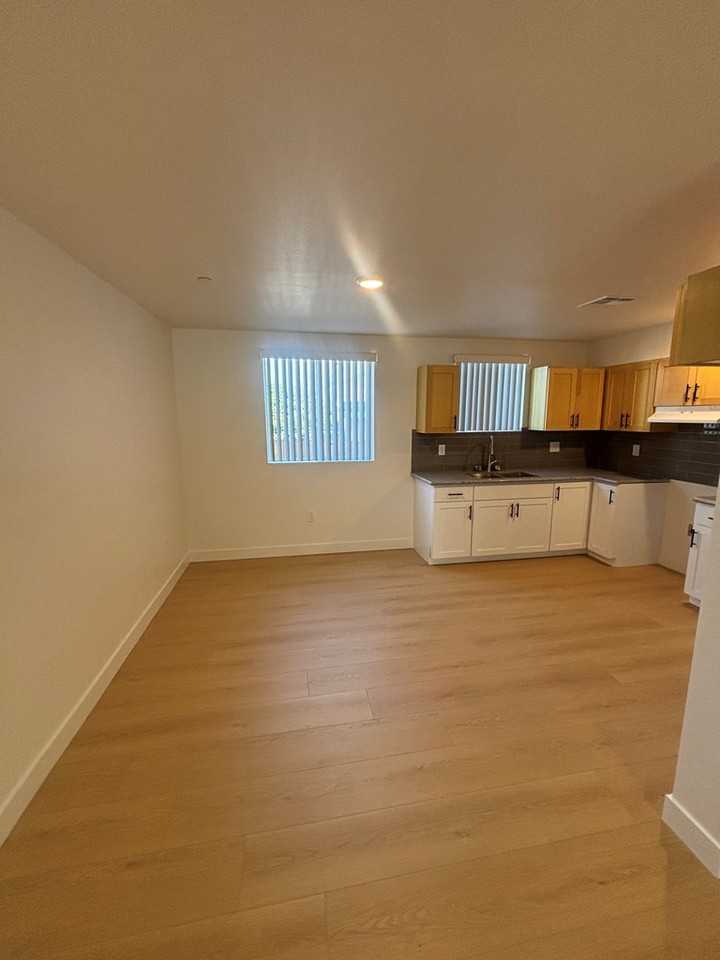 530 West 90th Street - Photo 4 of 22