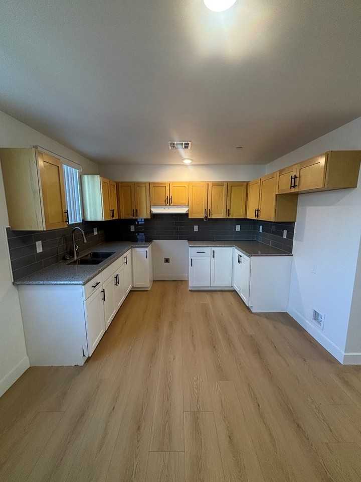 530 West 90th Street - Photo 5 of 22