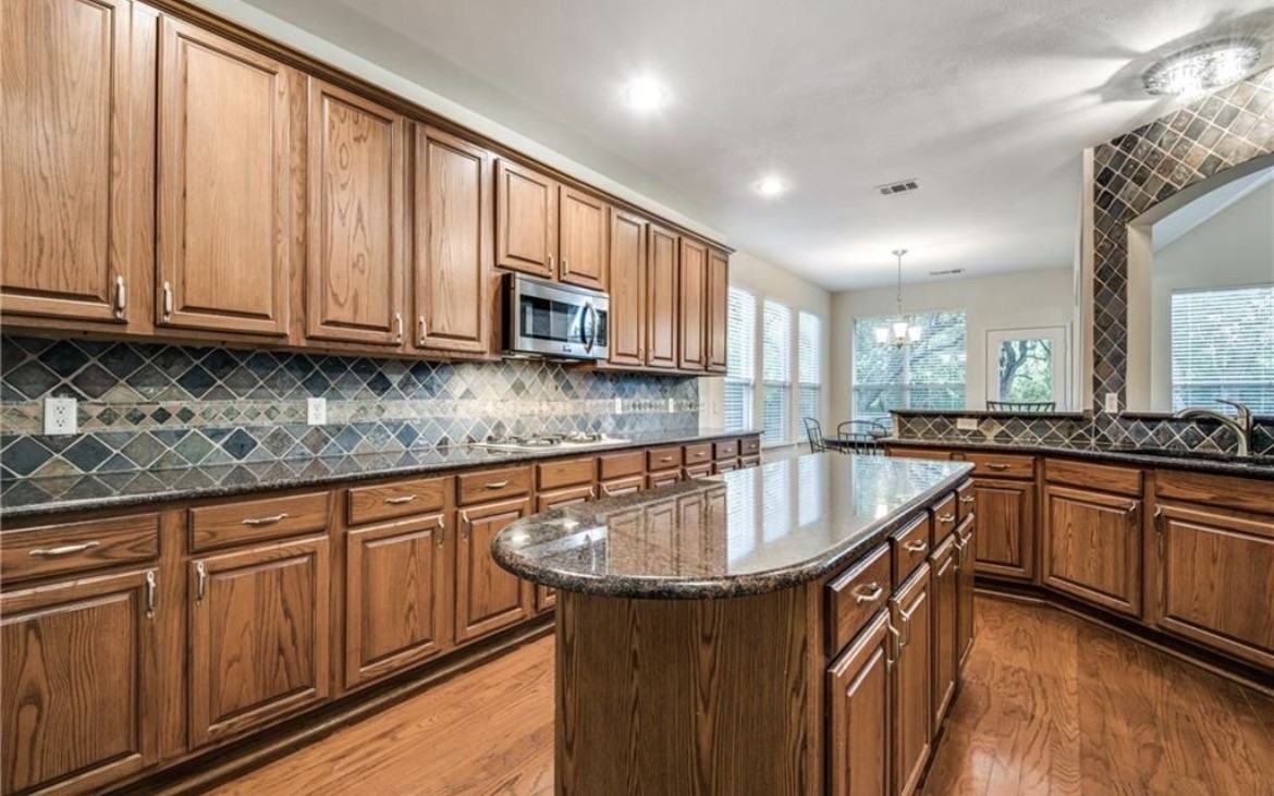 7718 Brookview Drive - Photo 5 of 18