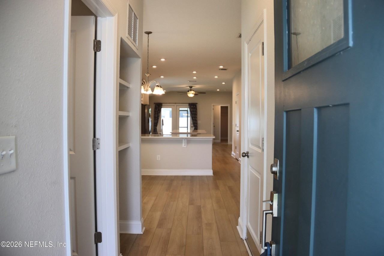 13184 Holsinger Blvd - Photo 7 of 47