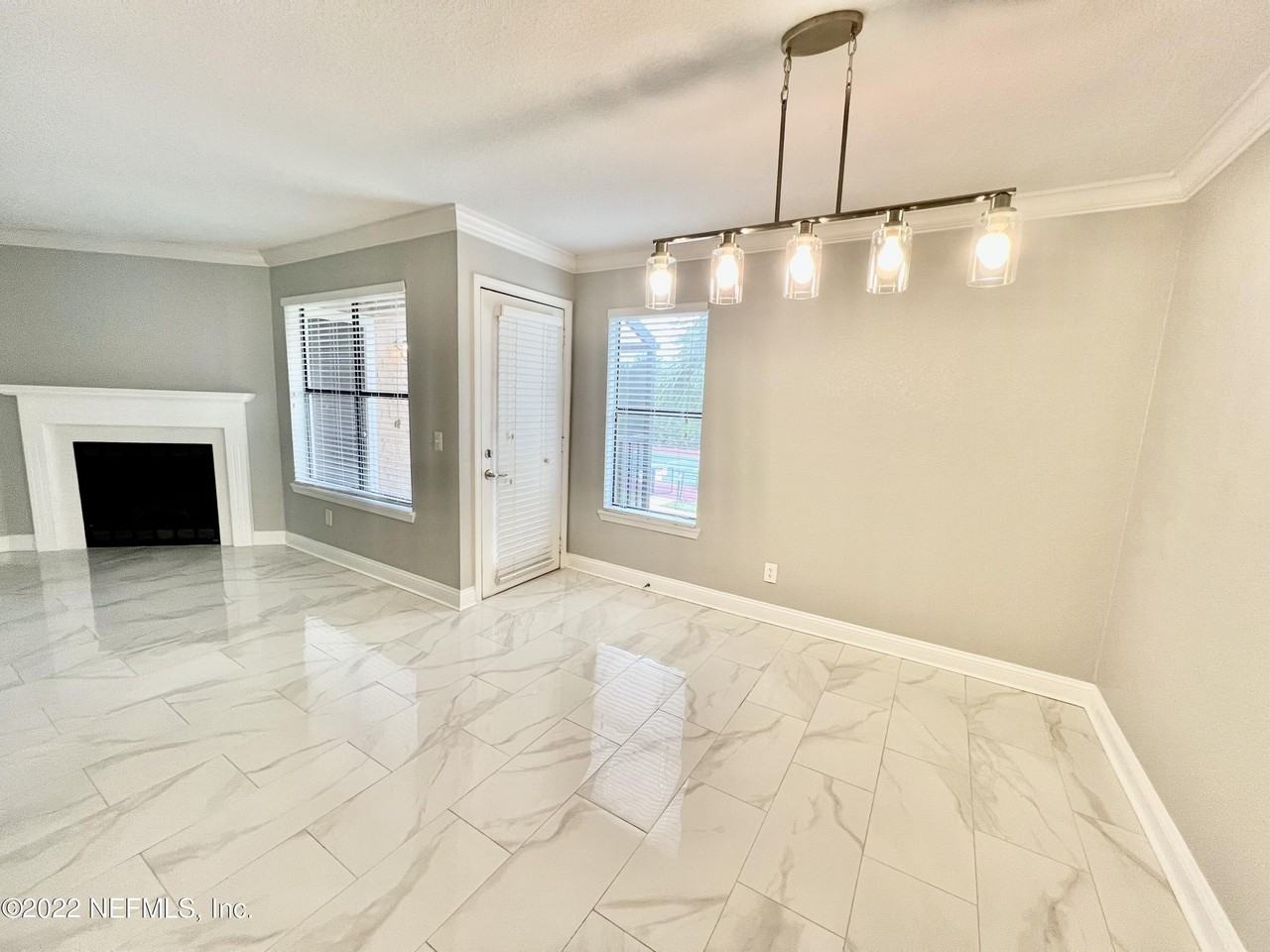 887 Coral Reef Way - Photo 4 of 34