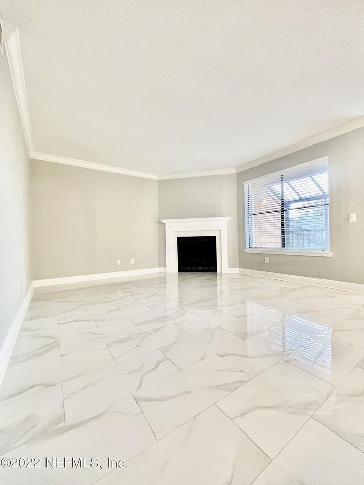 887 Coral Reef Way - Photo 7 of 34