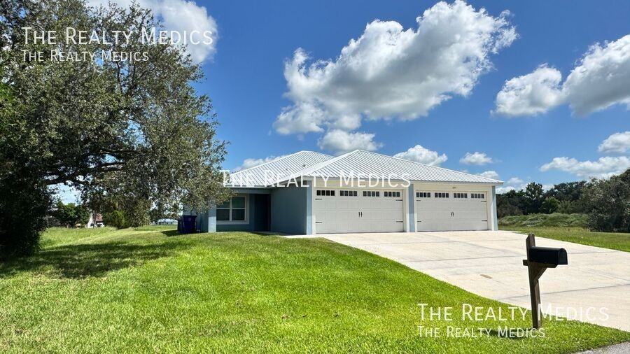 8147 Cozumel Ln - Photo 3 of 50
