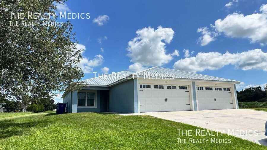8147 Cozumel Ln - Photo 5 of 50