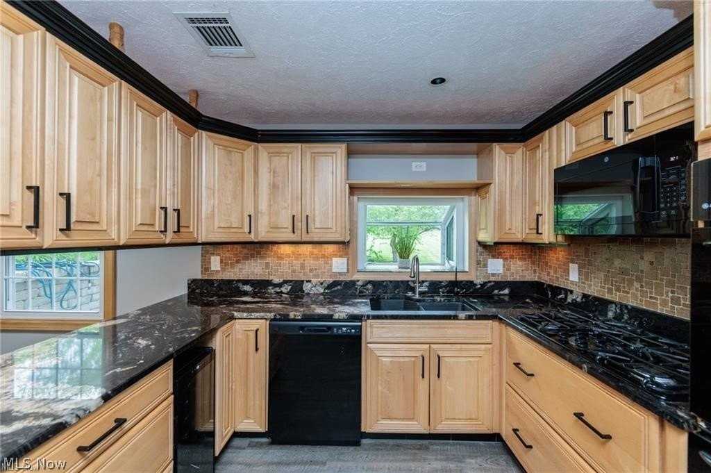 7981 Mulberry Rd - Photo 3 of 23
