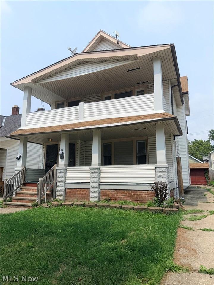 11721 Hamlen Ave #UP - Photo 2 of 12