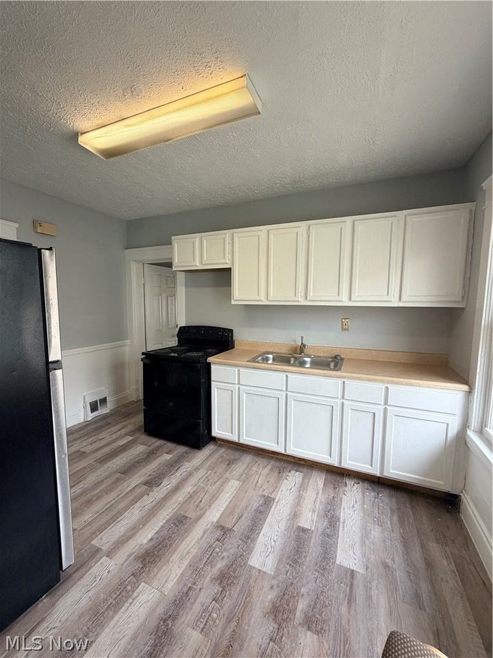 11721 Hamlen Ave #UP - Photo 6 of 12