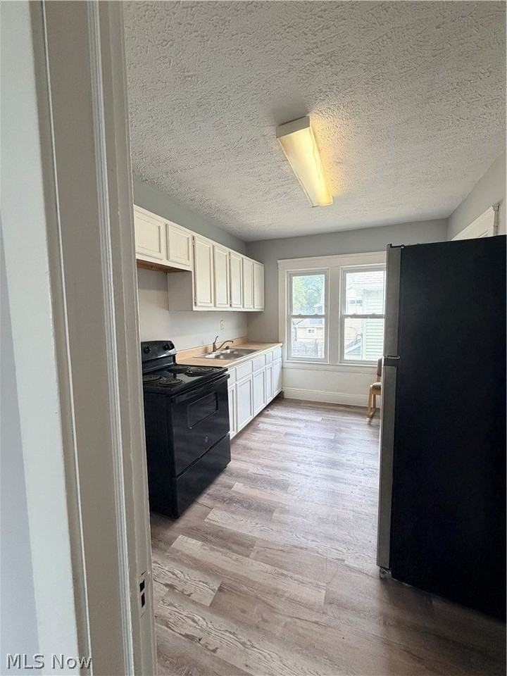 11721 Hamlen Ave #UP - Photo 7 of 12