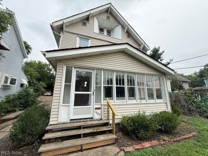 1467 Beardsley St - Photo 3 of 30
