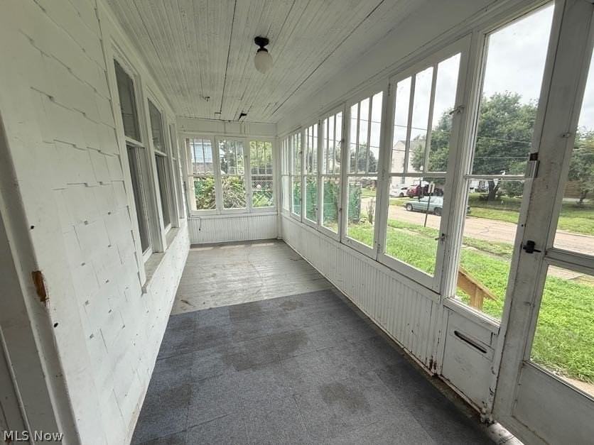 1467 Beardsley St - Photo 4 of 30
