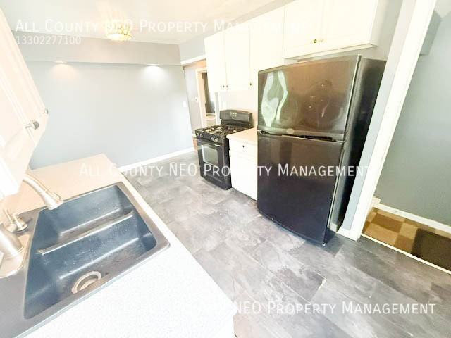1569 W Market St - Photo 2 of 20