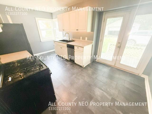 1569 W Market St - Photo 3 of 20