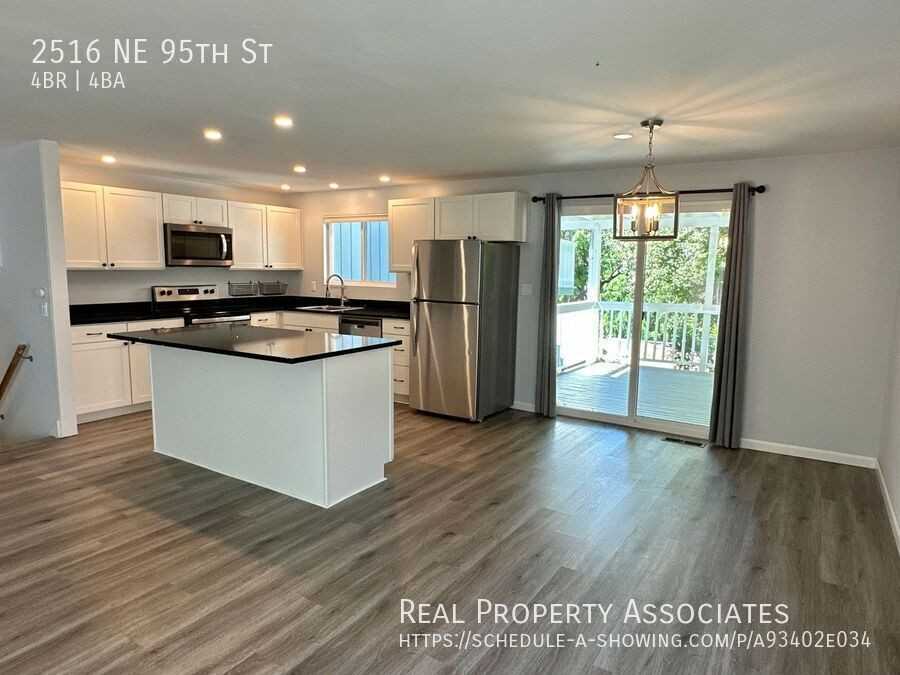 2516 Ne 95th St - Photo 7 of 43