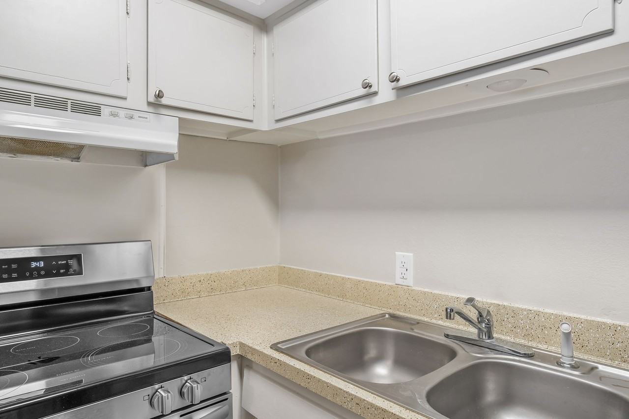 Barclay Apartments - Photo 3 of 43