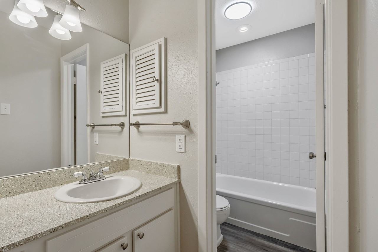 Barclay Apartments - Photo 6 of 43