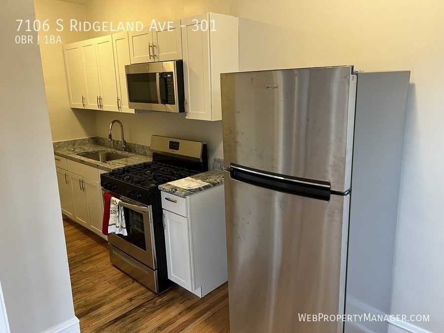 7106 S Ridgeland Ave #301 - Photo 5 of 12