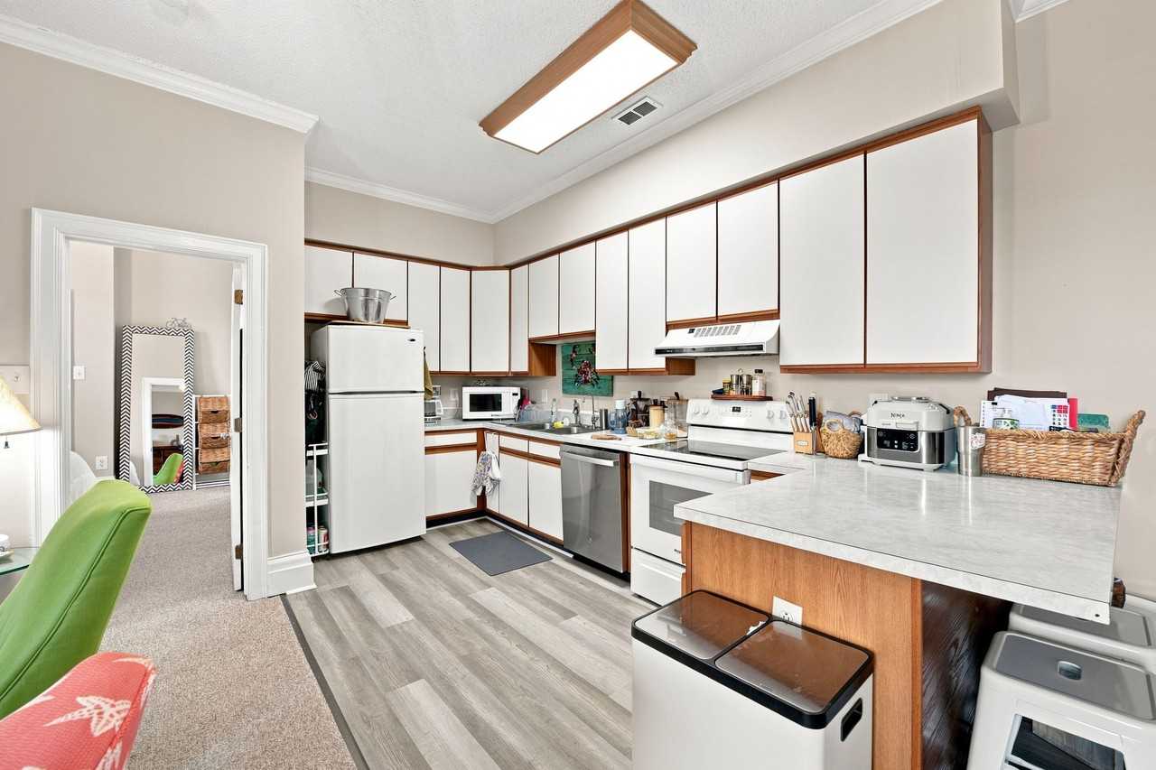 415 Broad St #B - Photo 2 of 18