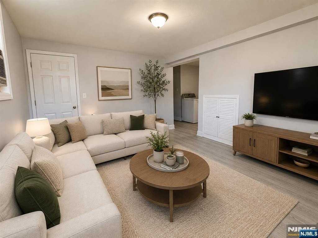 687 Midland Ave #1 - Photo 5 of 16