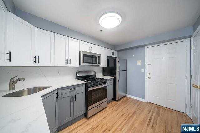 9 Park Ave #2A - Photo 6 of 21
