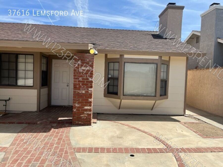 37616 Lemsford Ave - Photo 3 of 34