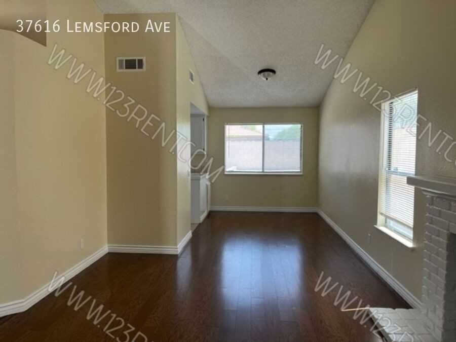 37616 Lemsford Ave - Photo 6 of 34