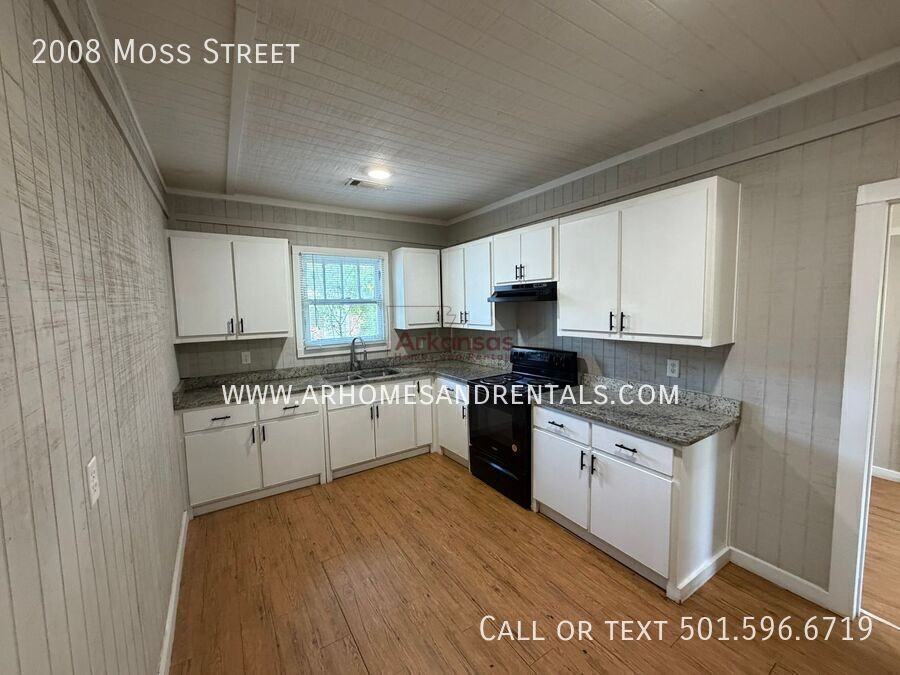 2008 Moss St - Photo 5 of 29
