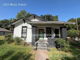 featured image of 1923 Moss St