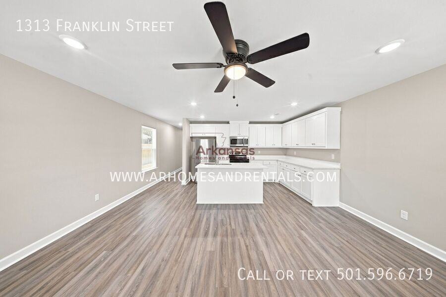 1313 Franklin St - Photo 3 of 18