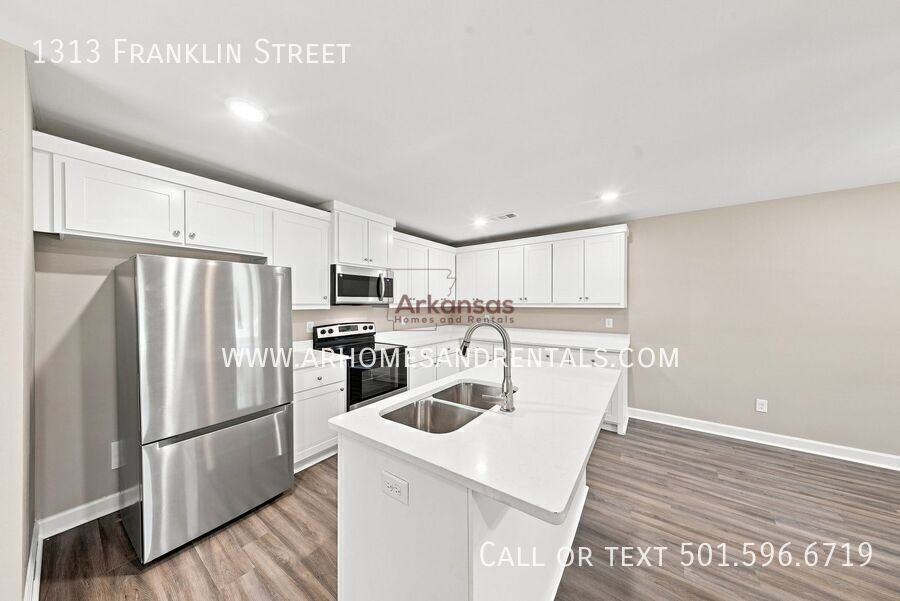 1313 Franklin St - Photo 5 of 18