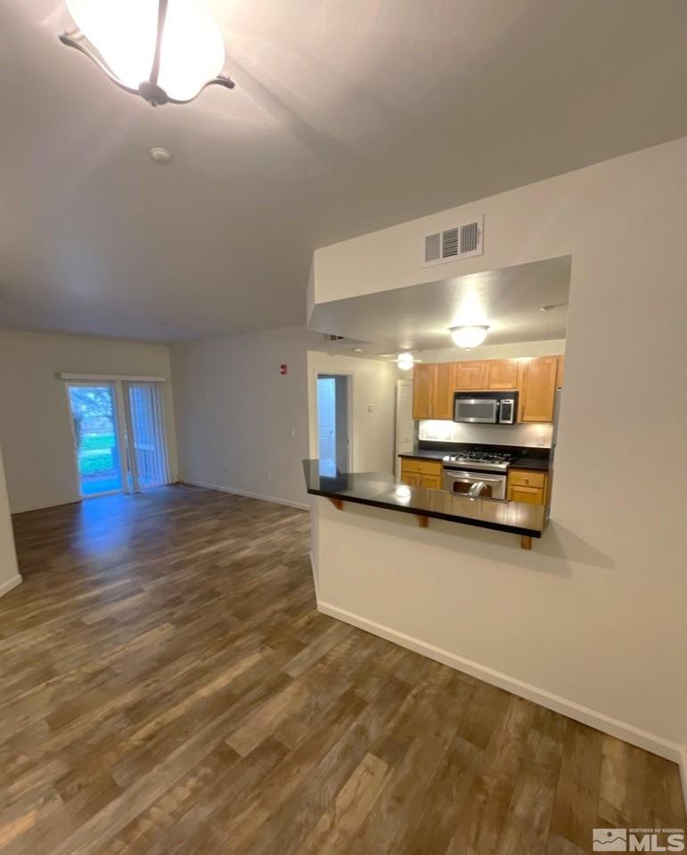 1450 Idlewild Dr Unit 1117 - Photo 4 of 12